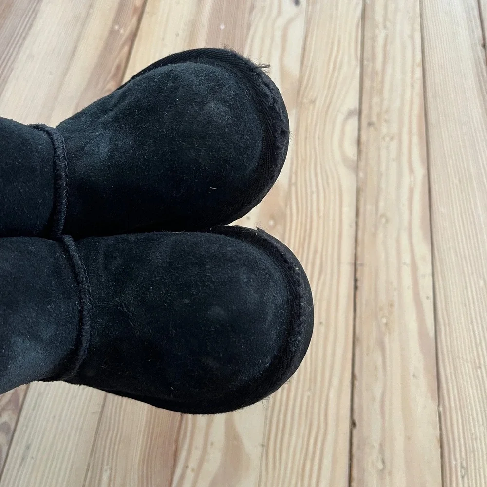 UGG toddler bailey
